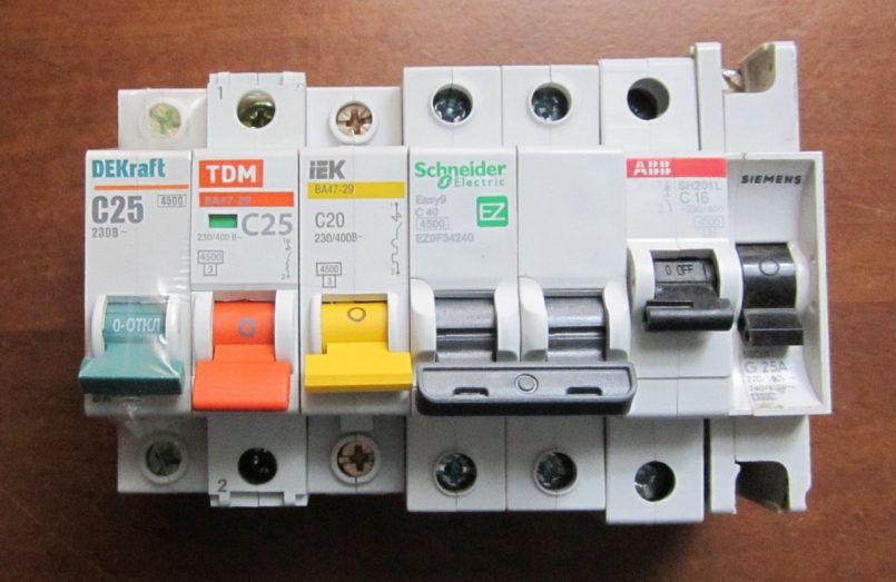 Как выбрать автоматический выключатель для дома и квартиры: советы по выбору и расчет параметров автомата по току. Какой автомат лучше - обзор ведущих производителей (175 фото + видео)