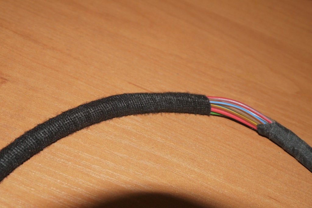 Восстановить изоляцию. Изоляция кабеля изолента термоусадка. Изоляция жгута проводов. Изоляция проводов d16. Изоляция для провода бронепровод.