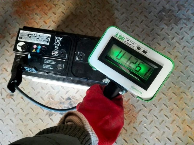 Как проверить аккумулятор автомобиля на работоспособность: способы как правильно в домашних условиях проверить аккумулятор (110 фото)